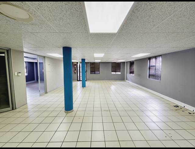 395M² OFFICE TO LET IN NORTH RIDING